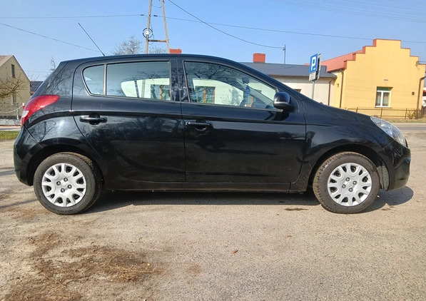 Hyundai i20 cena 14700 przebieg: 154640, rok produkcji 2012 z Gostynin małe 211